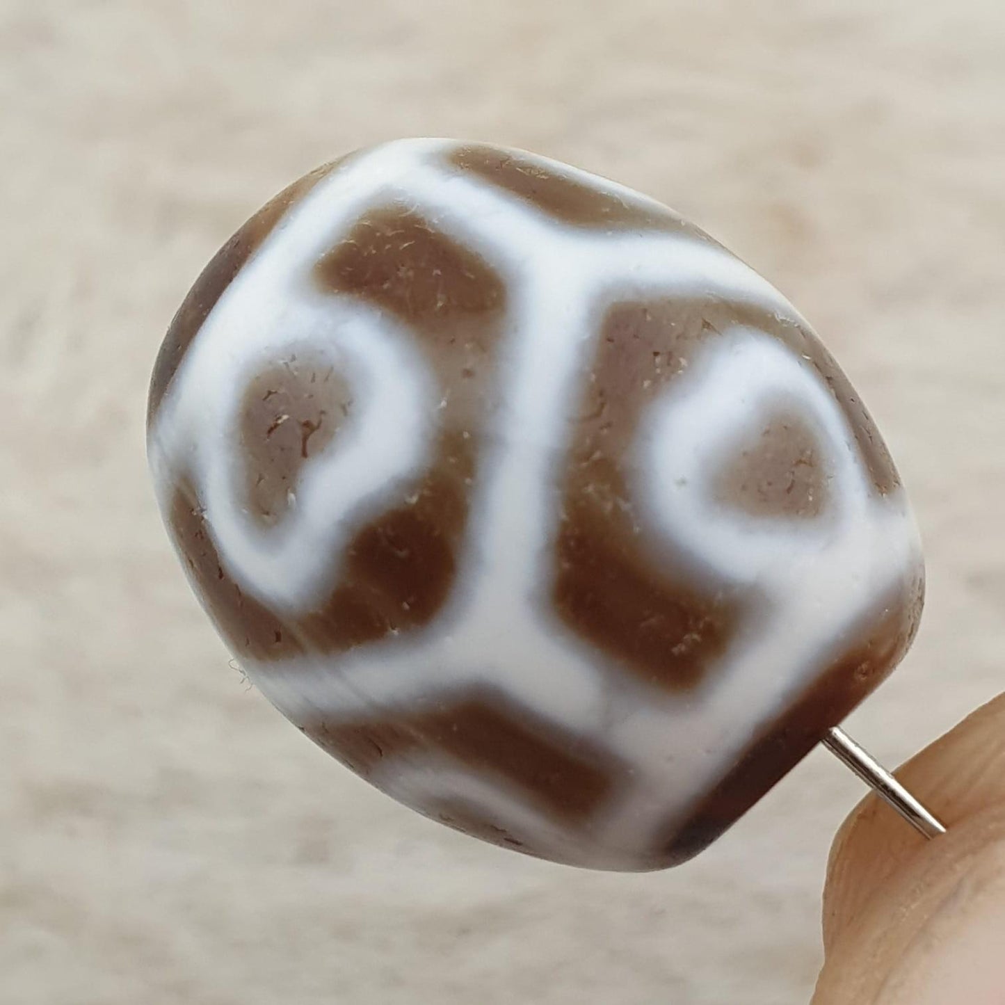 Treasure vase unique pattern himalayan tibetan agate dzi bead amulet