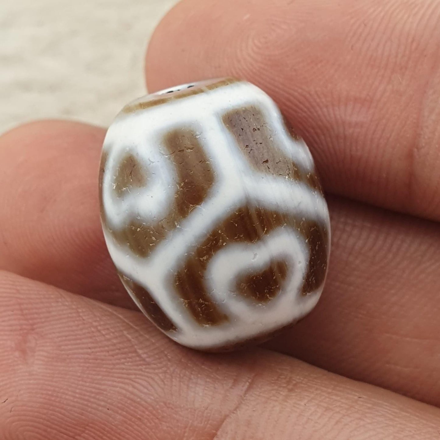 Treasure vase unique pattern himalayan tibetan agate dzi bead amulet