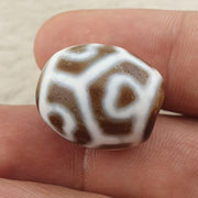 Treasure vase unique pattern himalayan tibetan agate dzi bead amulet