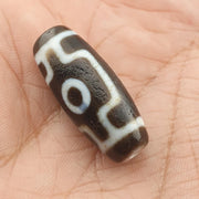 Soft skin eyes in eyes unique pattern himalayan tibetan agate dzi bead amulet