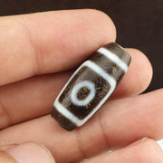 Dzi agate old himalayan indo tibetan eyes dzi amulet bead