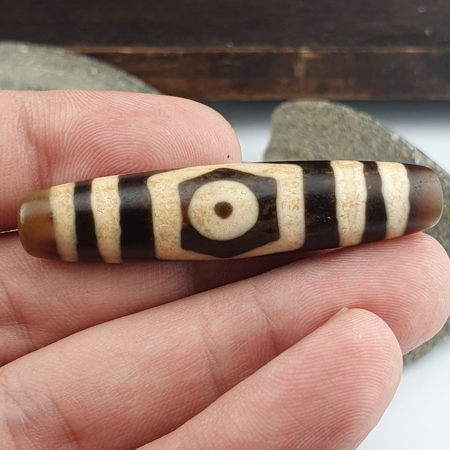 Tibetan Dzi Agate Bead Pendant: 1 Eye & 2 Circle Eyes Amulet