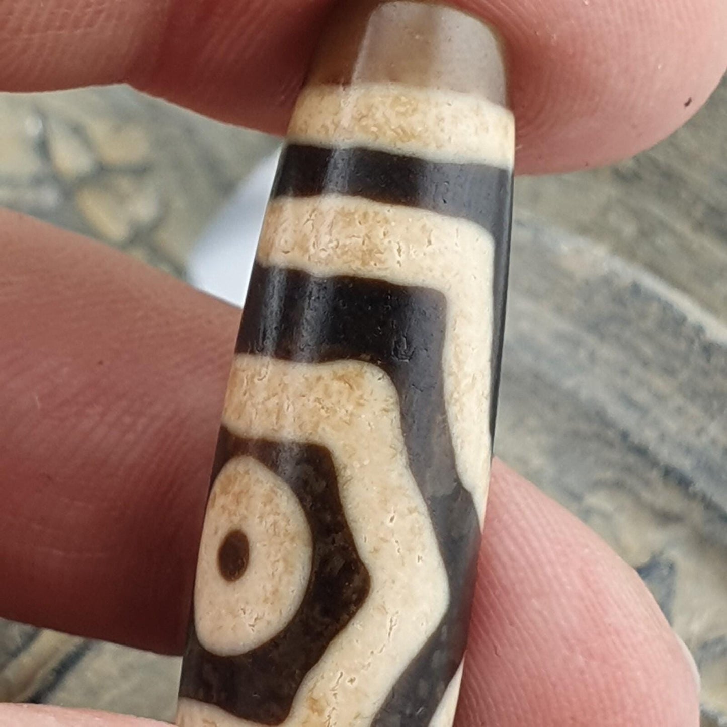 Tibetan Dzi Agate Bead Pendant: 1 Eye & 2 Circle Eyes Amulet