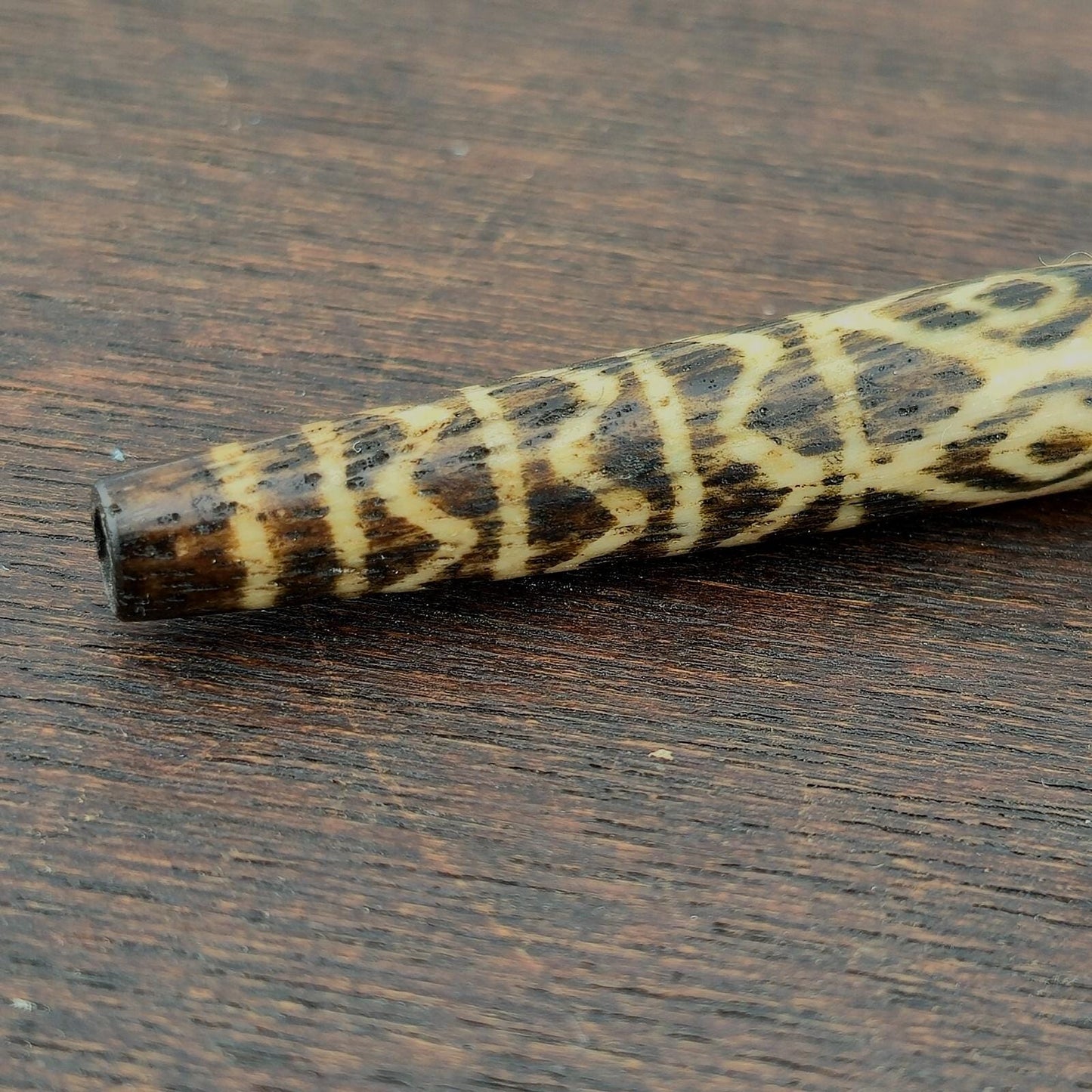 Rare pattern large south asian burmese old palmwood pyu pumtek amulet bead