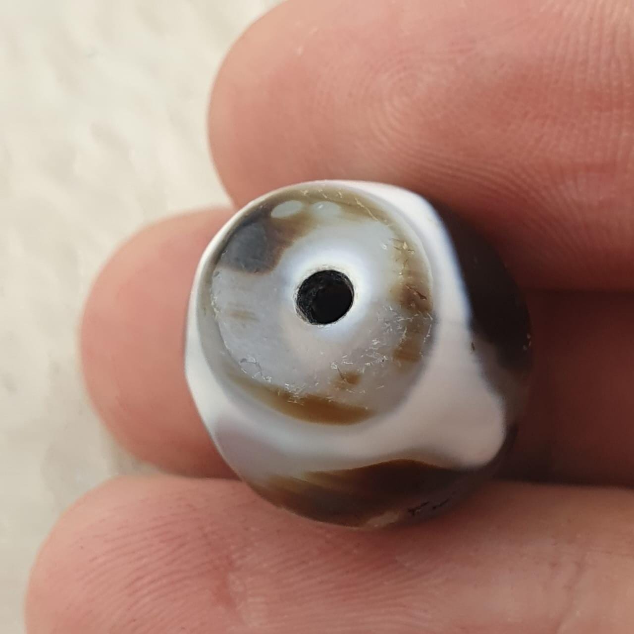Zig zag unique pattern himalayan tibetan agate dzi bead amulet #28