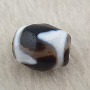 Zig zag unique pattern himalayan tibetan agate dzi bead amulet #28