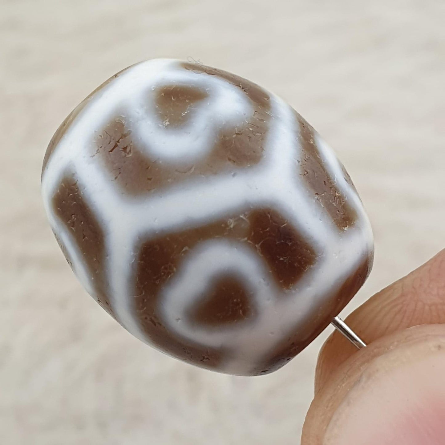 Treasure vase unique pattern himalayan tibetan agate dzi bead amulet