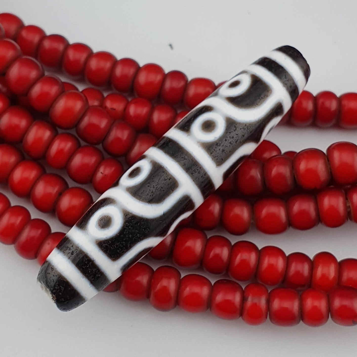 12 eyes unique pattern himalayan tibetan agate dzi bead amulet lucky bead