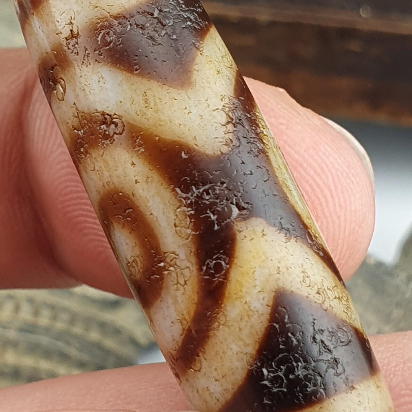 Himalayan tibetan agate dzi bead 2 eyes antique spiritual amulet