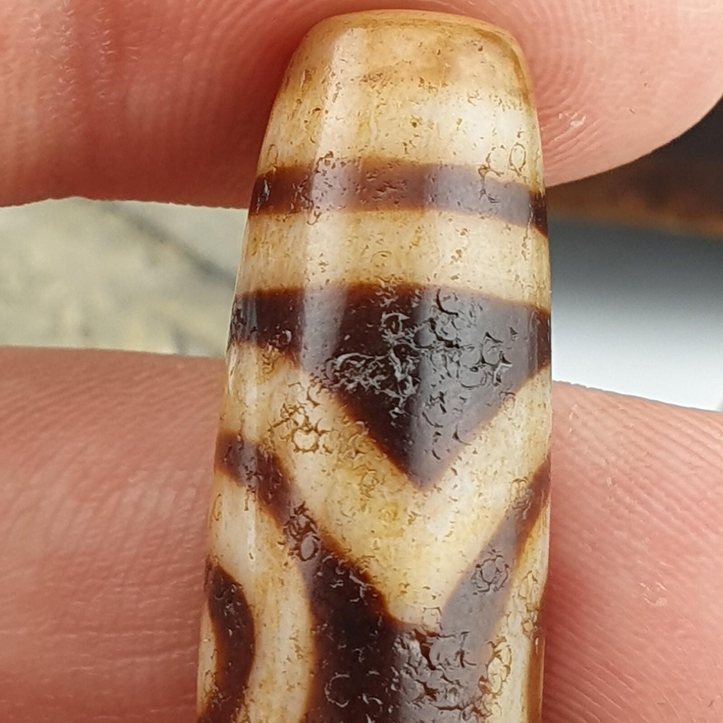 Himalayan tibetan agate dzi bead 2 eyes antique spiritual amulet