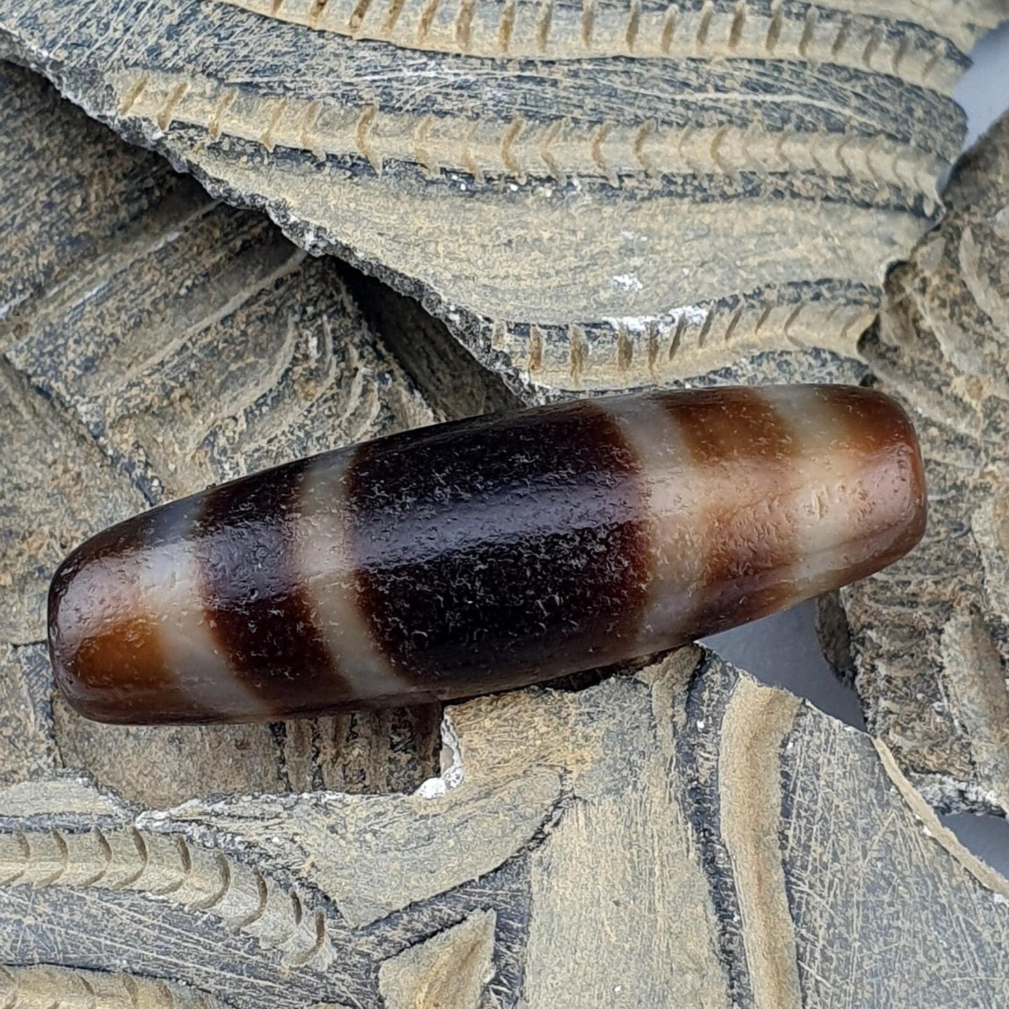 Vintage old himalayan indo tibetan rare 4 stripes eye dzi agate amulet bead