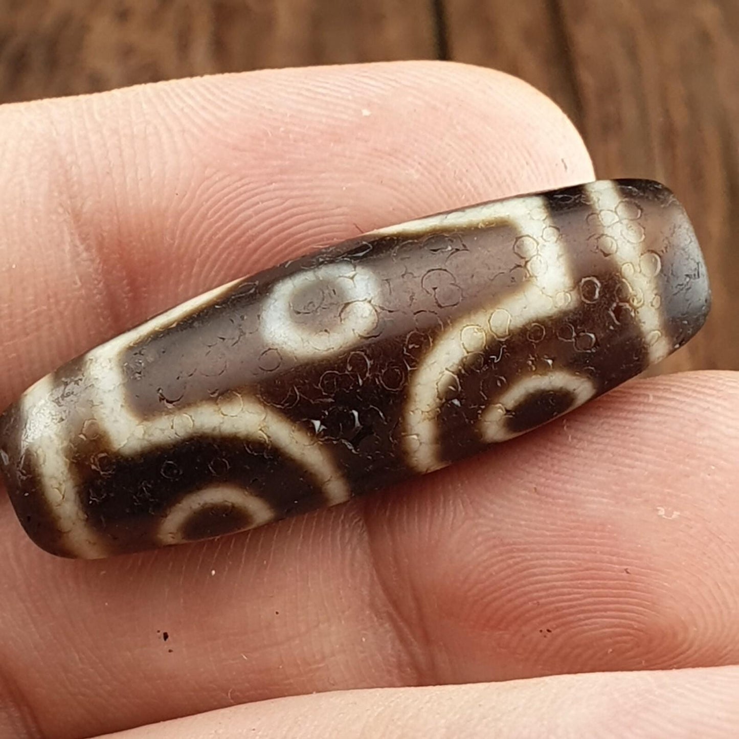 Himalayan tibetan 6 eyes pattern antique agate dzi bead spiritual amulet bead