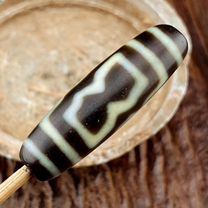 Unique 4 eyes old himalayan indo tibetan agate dzi bead rare pattern