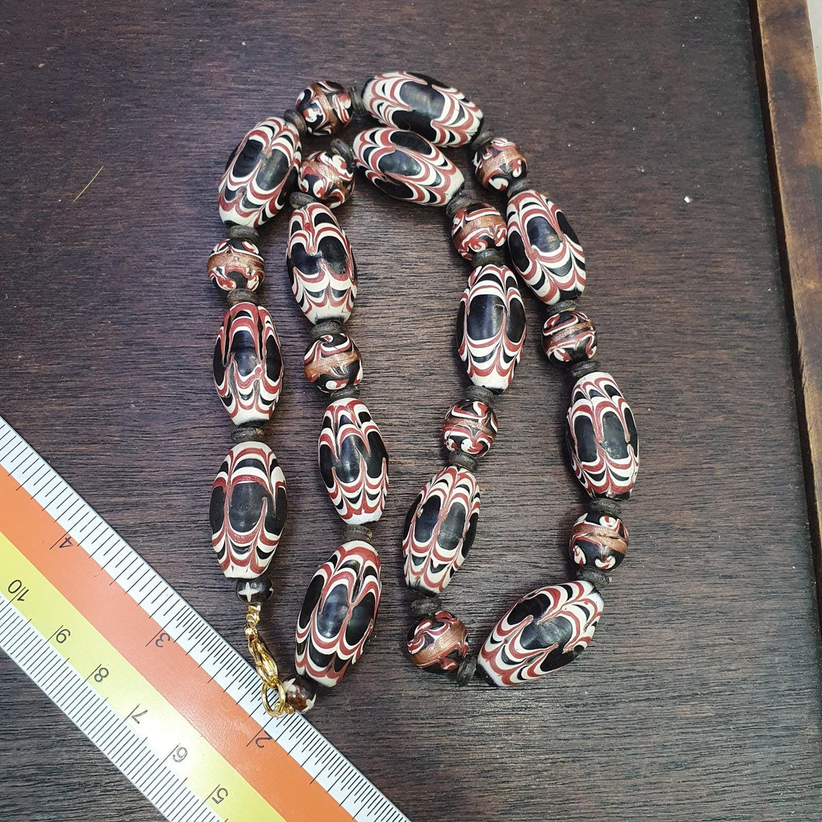 Venetian style black feather pattern aventurine glass beads necklace