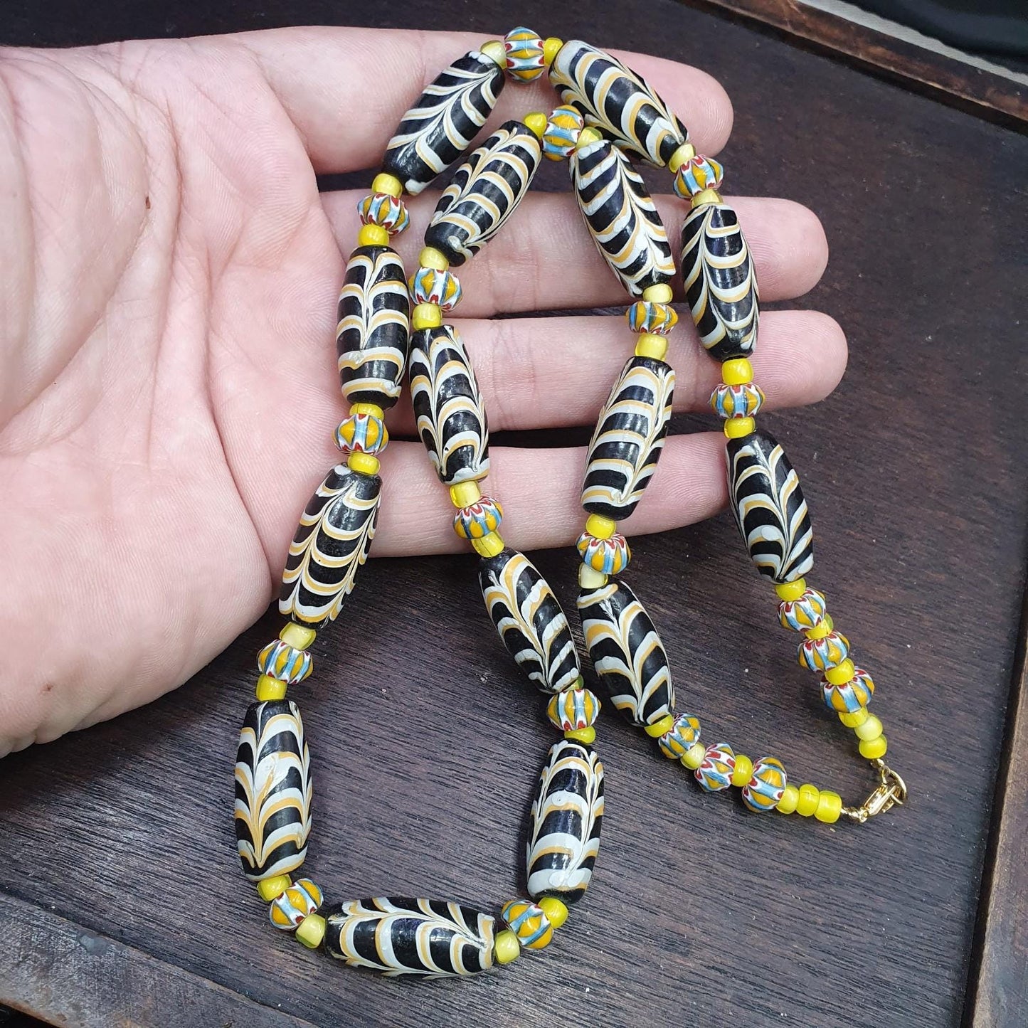 Vintage fancy feather venetian 4mm whiteheart beads necklace