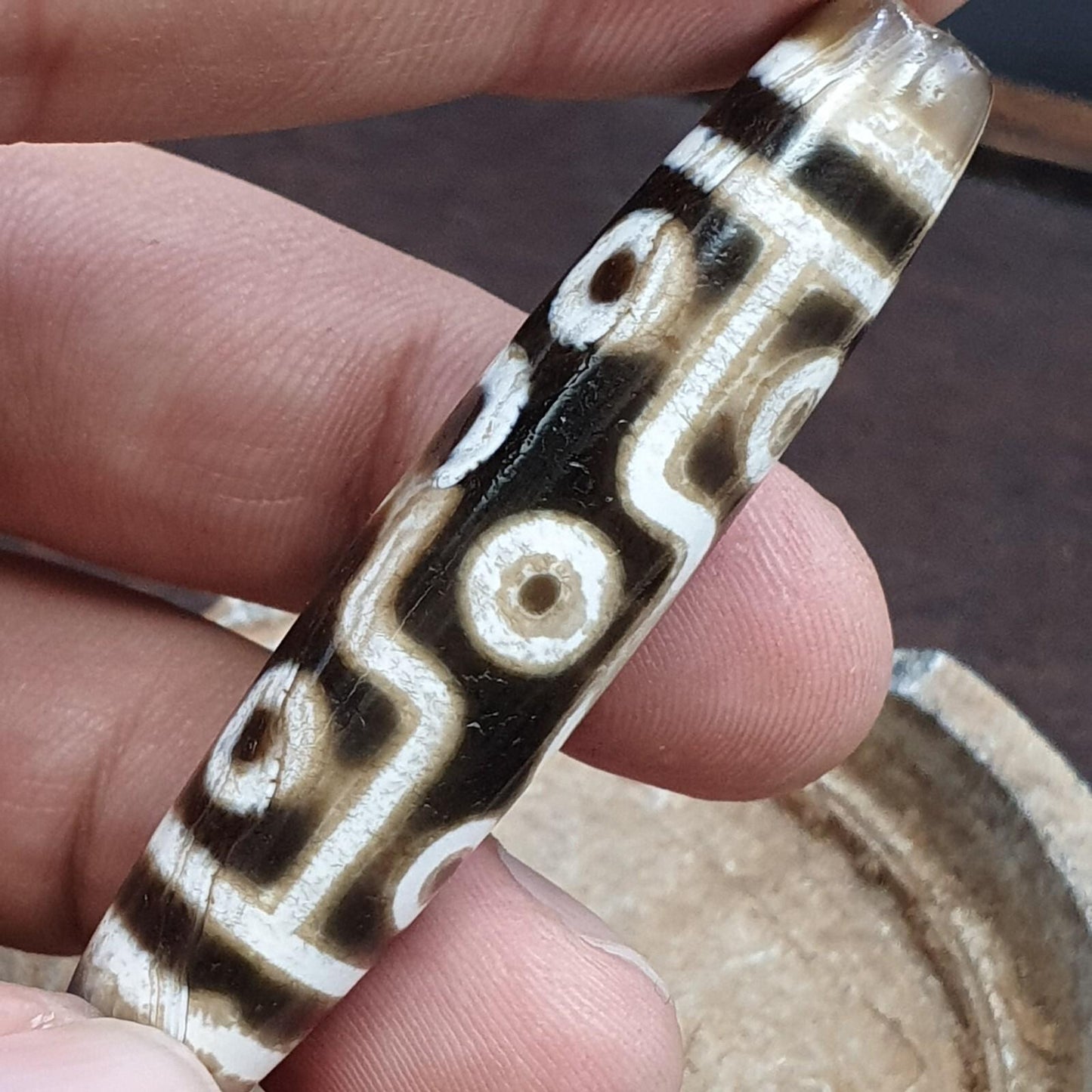Himalayan tibetan 9 eyes pattern agate dzi bead spiritual amulet bead