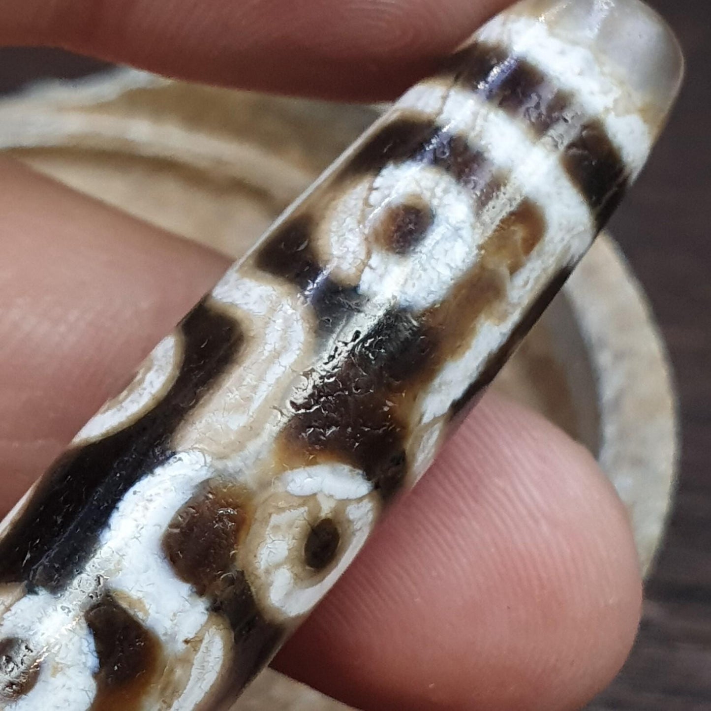 Himalayan tibetan 9 eyes pattern agate dzi bead spiritual amulet bead