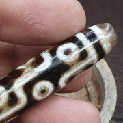 Himalayan tibetan 9 eyes pattern agate dzi bead spiritual amulet bead