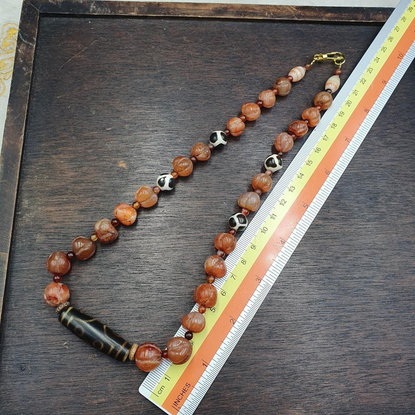 Antique style old himalayan tibetan agate beads unique pattern dzi necklace