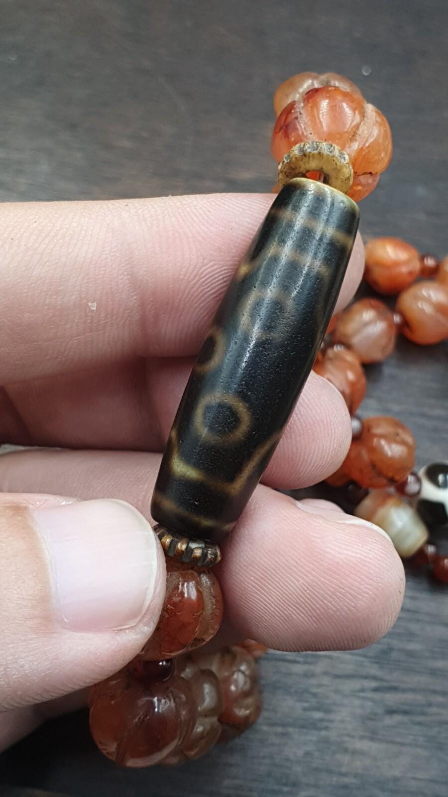 Antique style old himalayan tibetan agate beads unique pattern dzi necklace