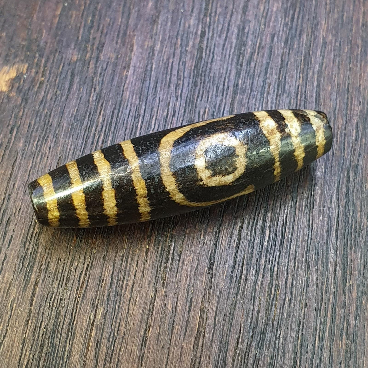 Dzi 2 eyes pattern asian burmese old pumtek petrified wood stone bead