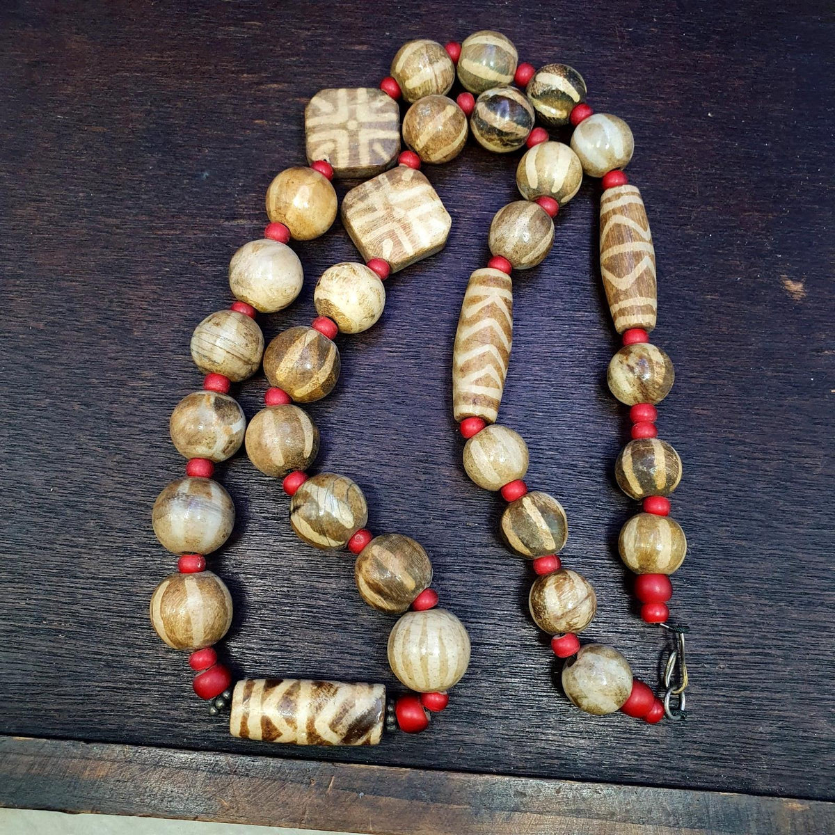 Vintage asian burmese old pumtek petrified wood stone beads necklace