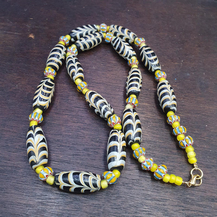 Vintage fancy feather venetian 4mm whiteheart beads necklace