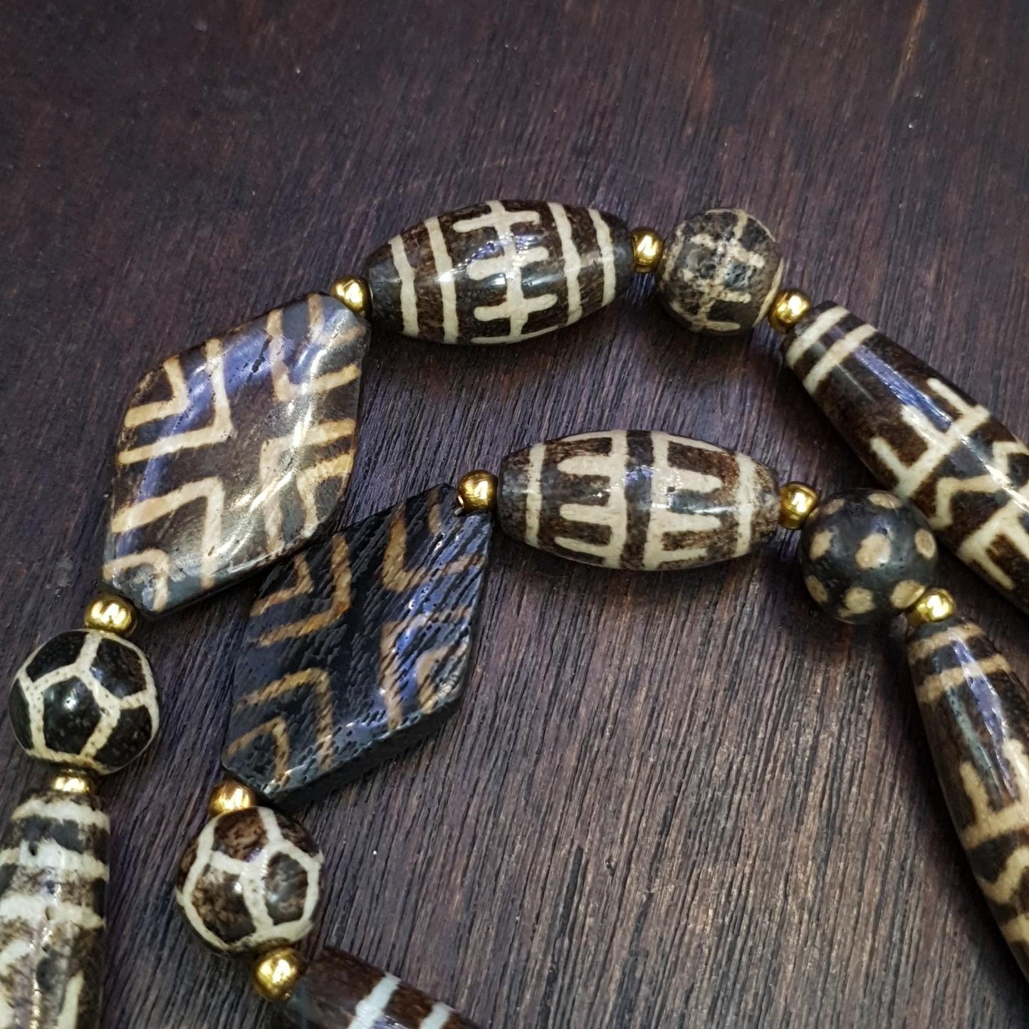 Antique south asian burmese pumtek pyu dzi pattern beads long necklace