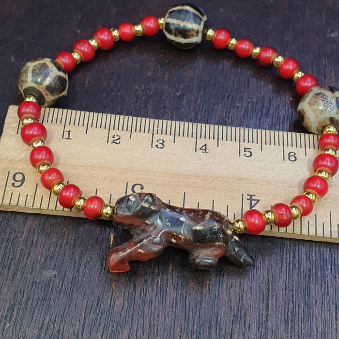 Antique tibetan agate animal figurine ventian whteheart  pumtek beaded bracelet