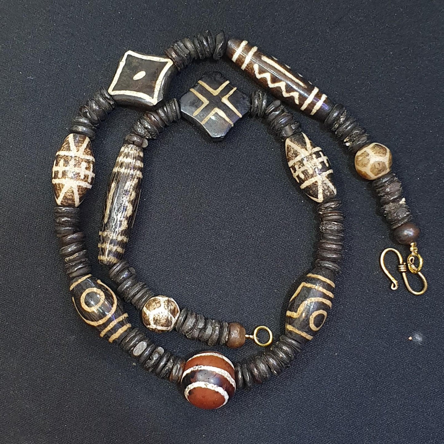 South asian burmese antique dzi agate and pumtek petrified wood beads necklace