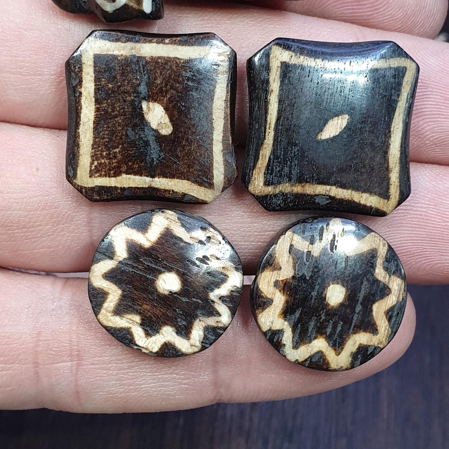 Lot 14 south asian burmese old pyu pumtek stone very rare beads pendants