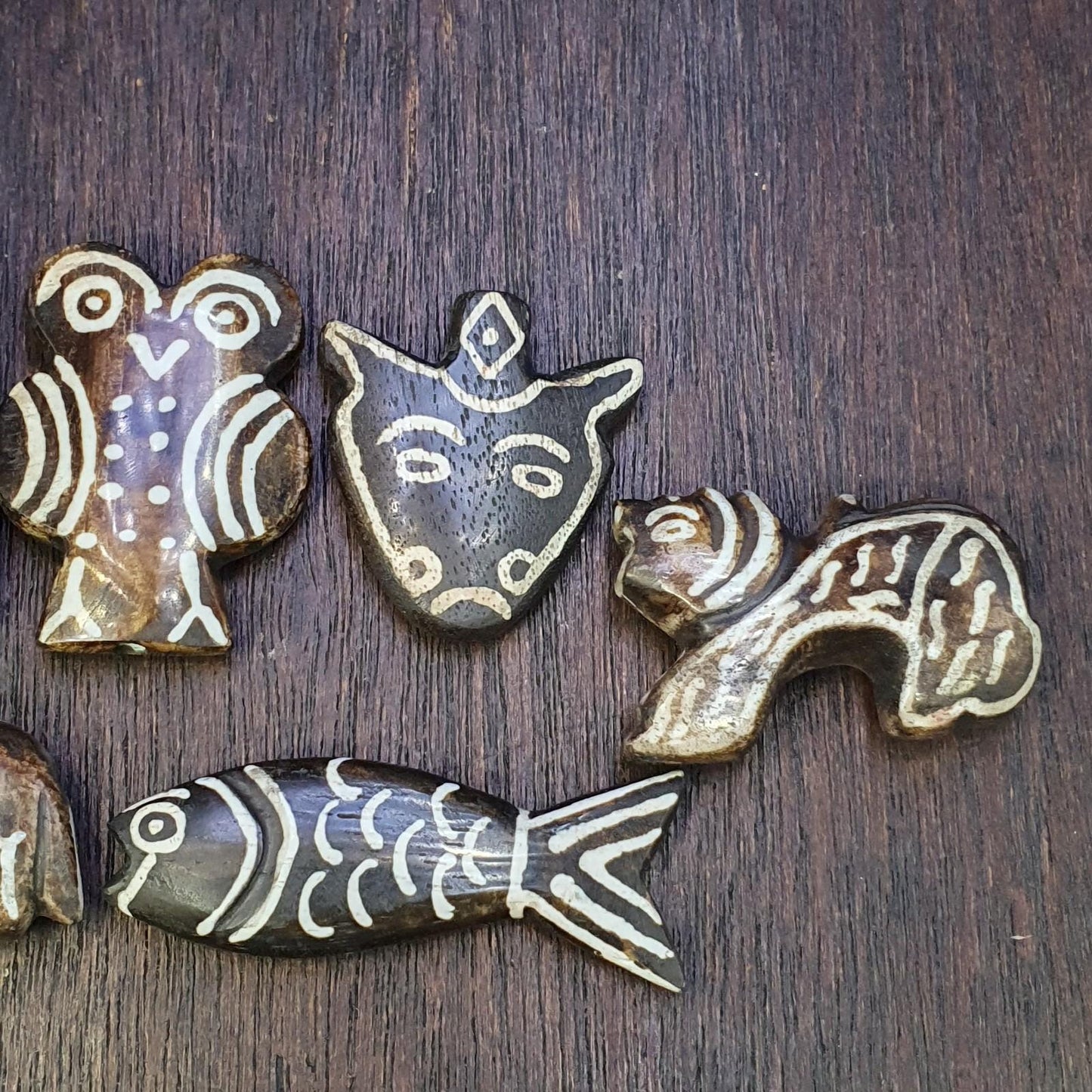 Lot 8 south asian burmese old pyu pumtek animal figurine stone beads pendants