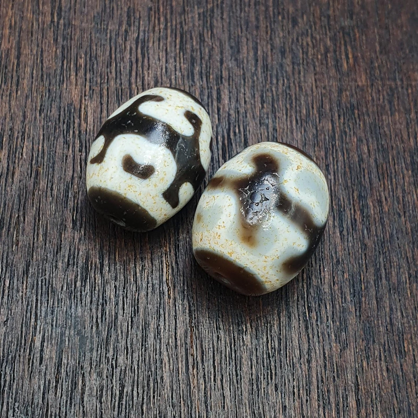 Lot 2 unique pattern tibetan agate stone dzi bead amulet