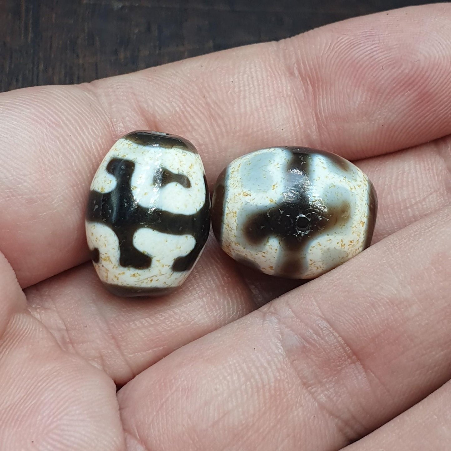 Lot 2 unique pattern tibetan agate stone dzi bead amulet