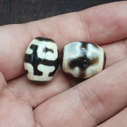 Lot 2 unique pattern tibetan agate stone dzi bead amulet