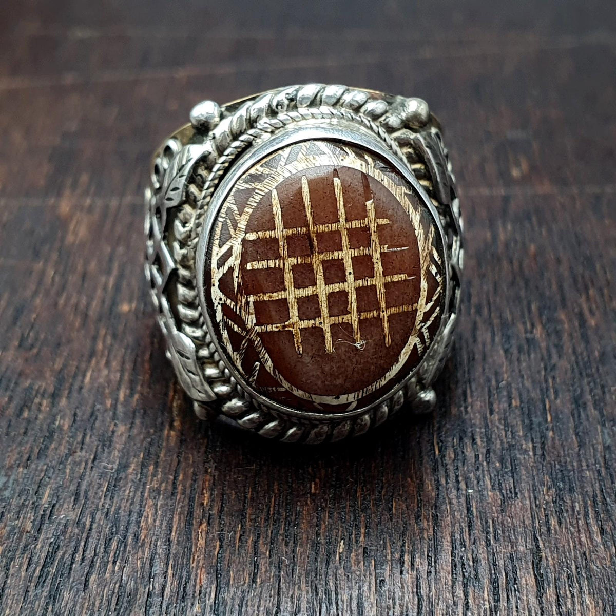 Antique tibetan etched agate center stone silver inlay gold plated brass ring