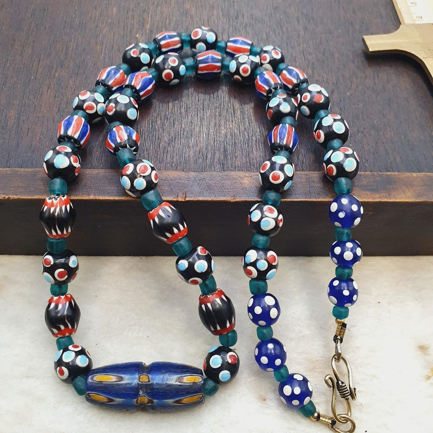 Vintage chevron venetian style skunk polka dot glass beads necklace oc-1