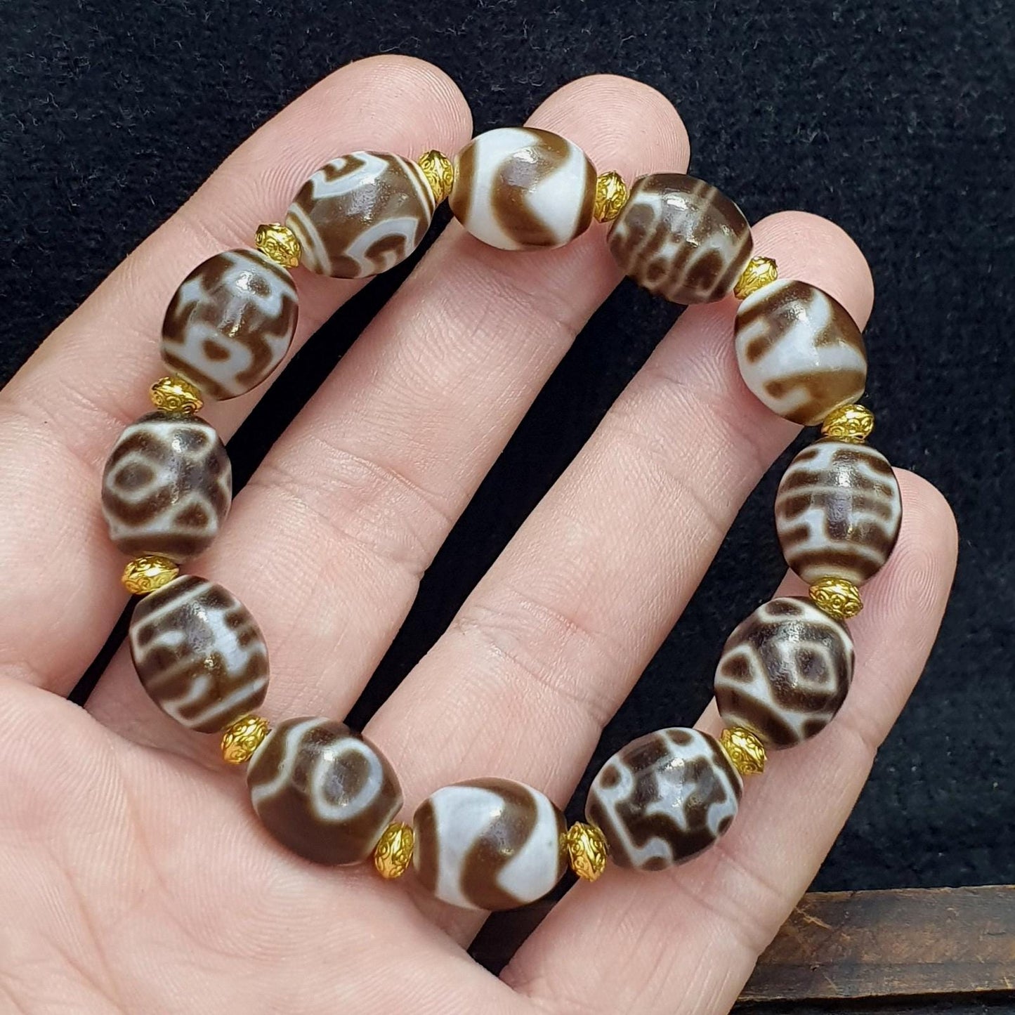 Vintage Tibetan dzi beads agate - spiritual beads bracelet protective symbols