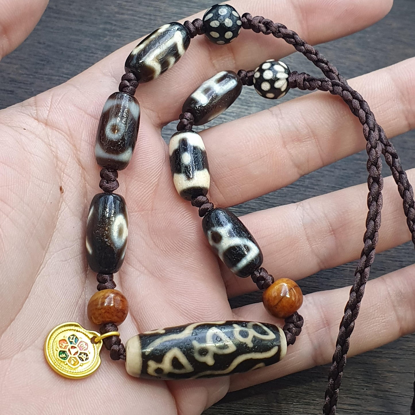 Tibetan Agate Dzi Bead Mala Necklace – Spiritual Protection