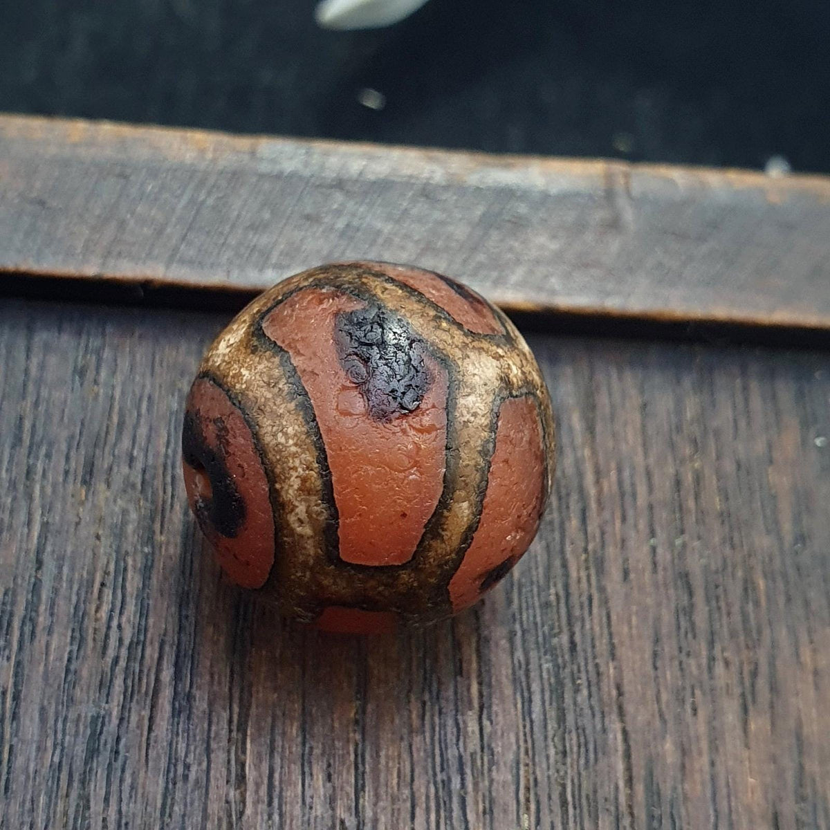 Himalayan indo tibetan central asian etched agate beads decorated bead 20mm