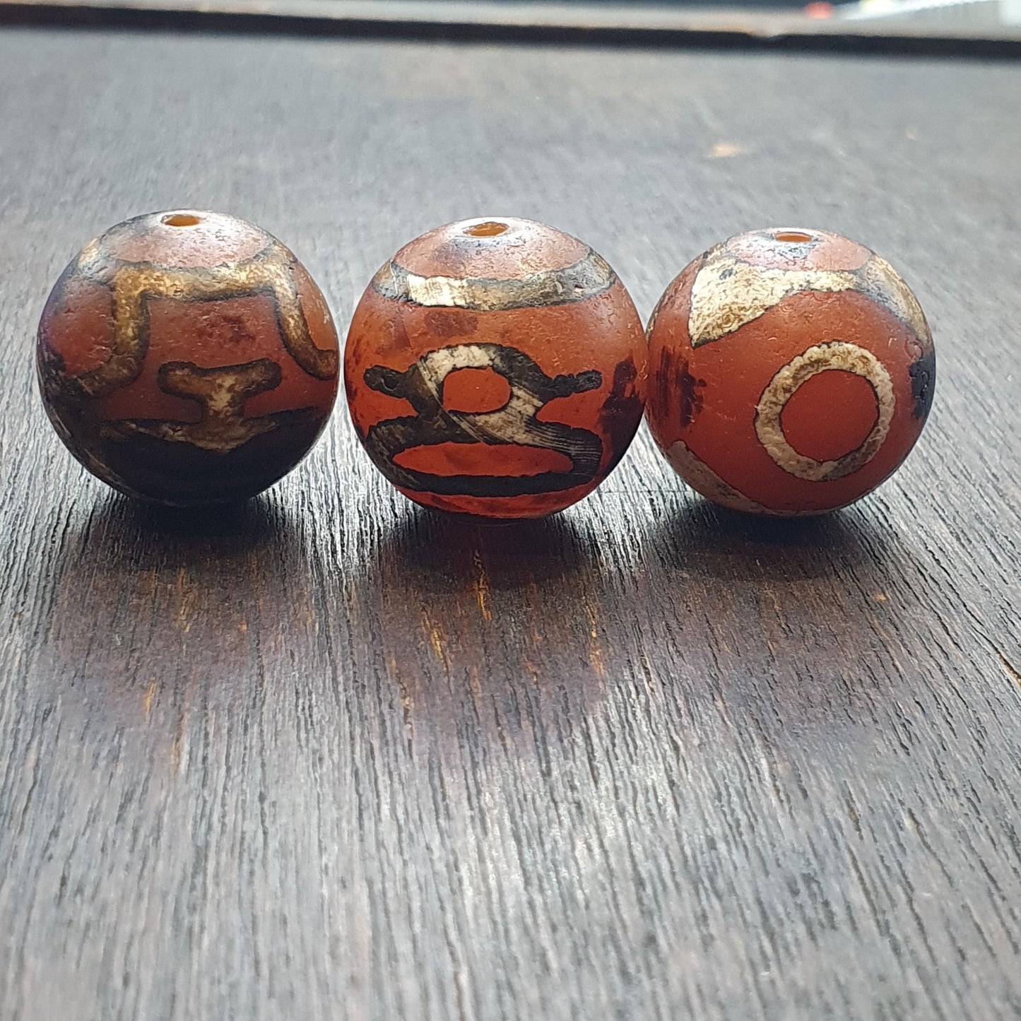 Lot 3 himalayan tibetan central asian etched agate beads decorated bead 19mm
