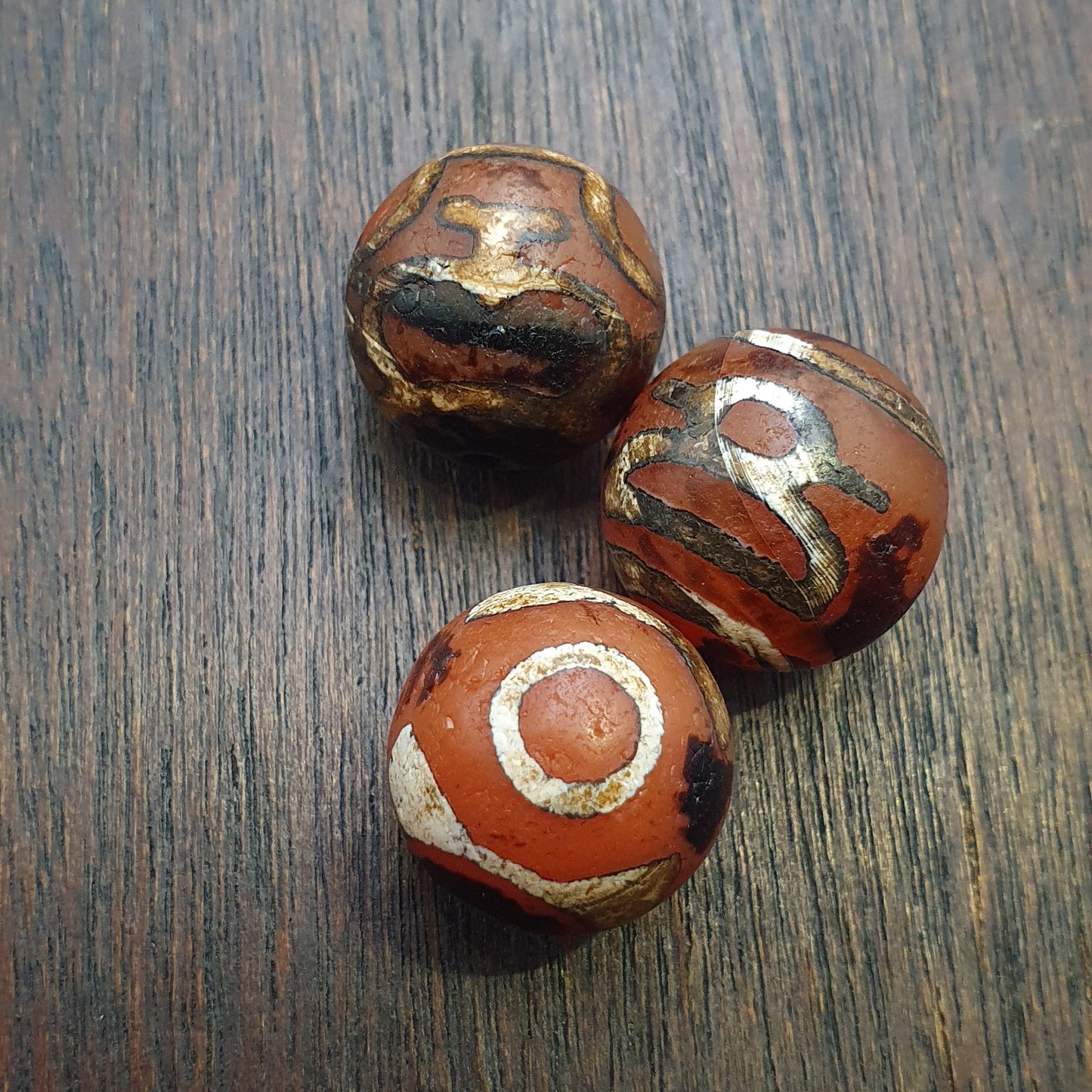Lot 3 himalayan tibetan central asian etched agate beads decorated bead 19mm