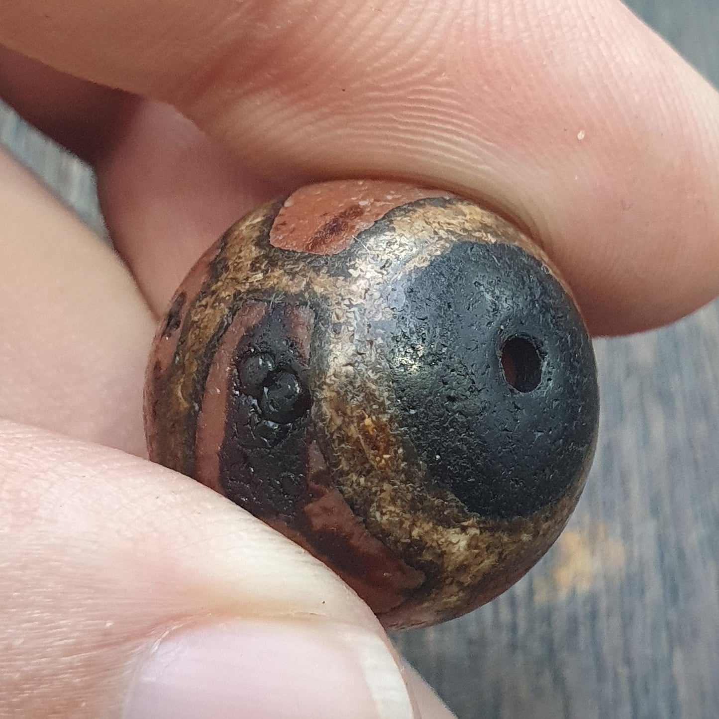 Himalayan indo tibetan central asian etched agate beads decorated bead 20mm