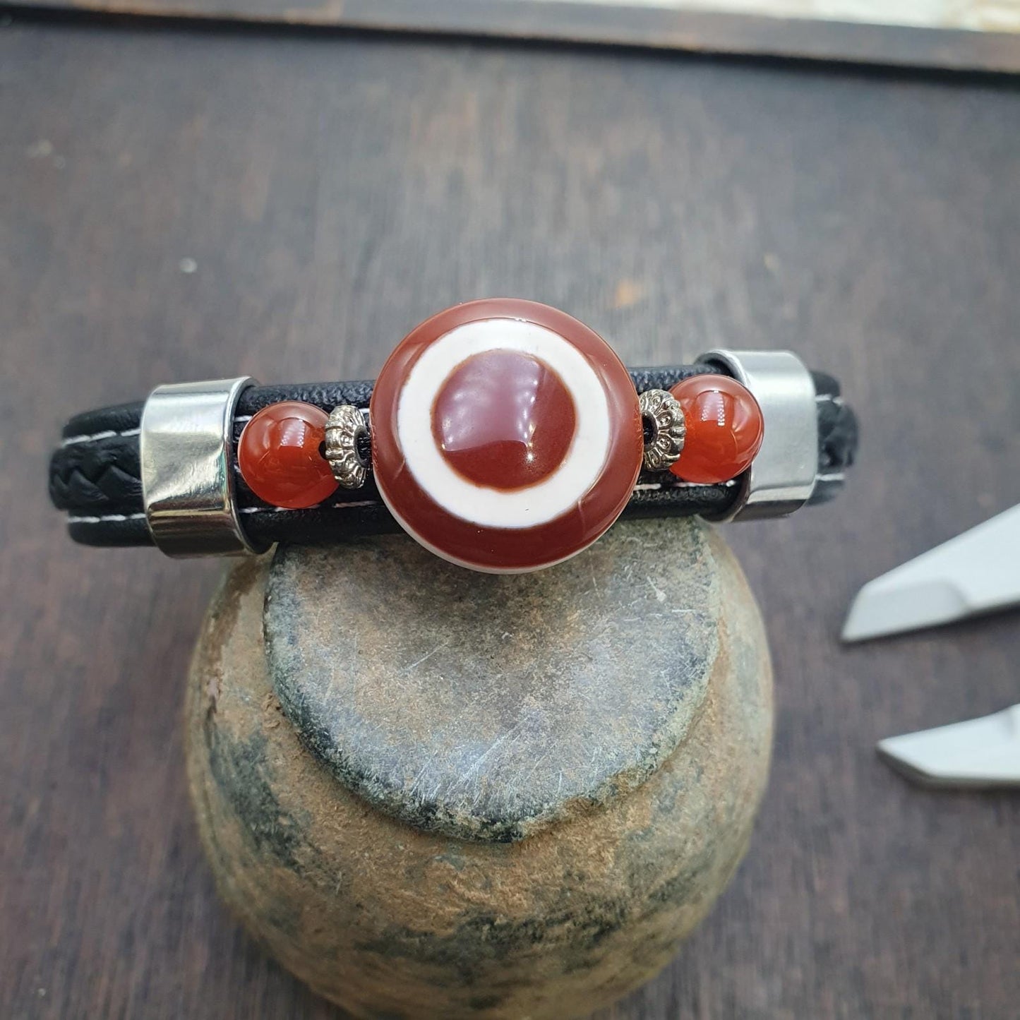 Handcrafted bracelet one eye  tibetan dzi bead pu leather bracelet