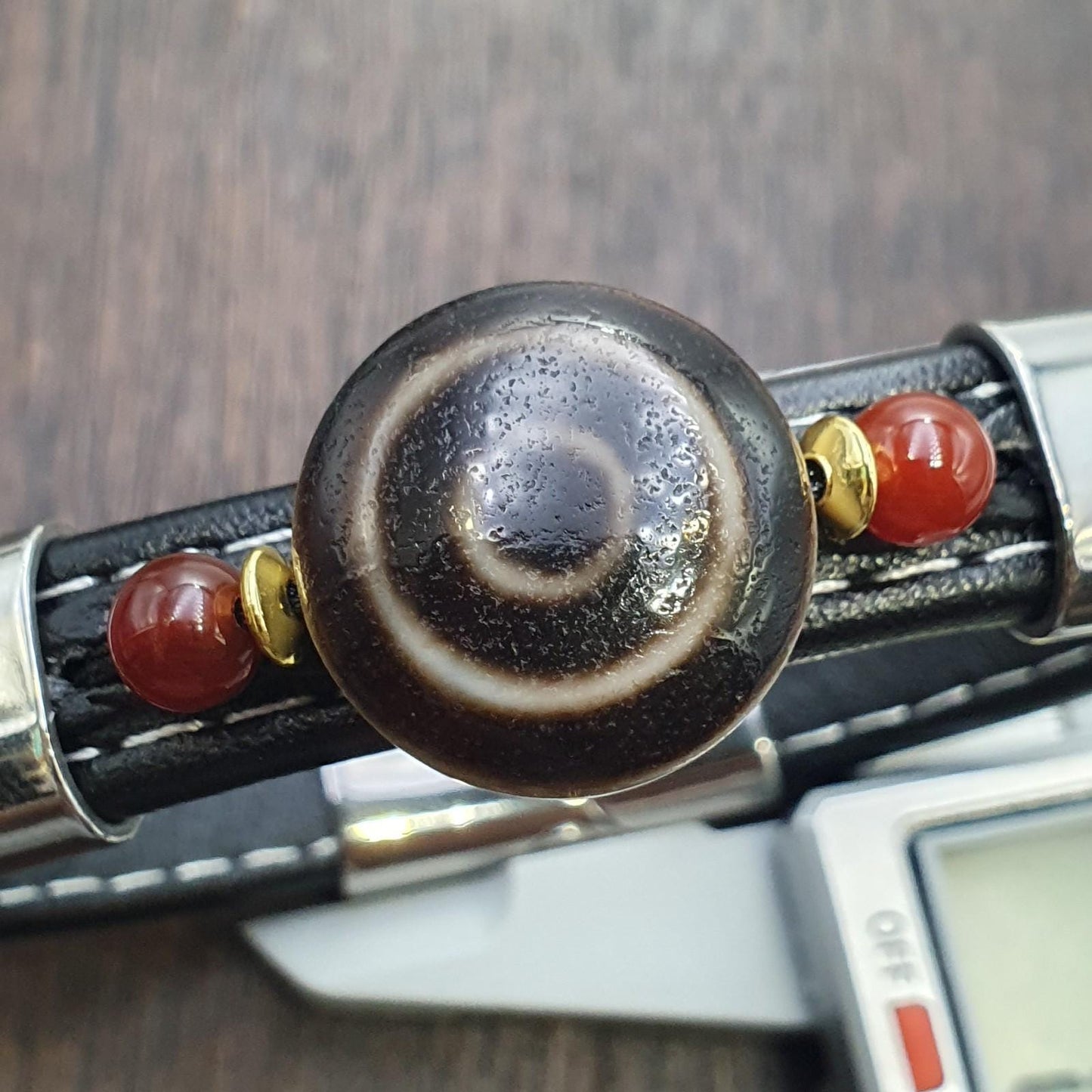 Handcrafted bracelet eye in eye tibetan dzi bead pu leather bracelet