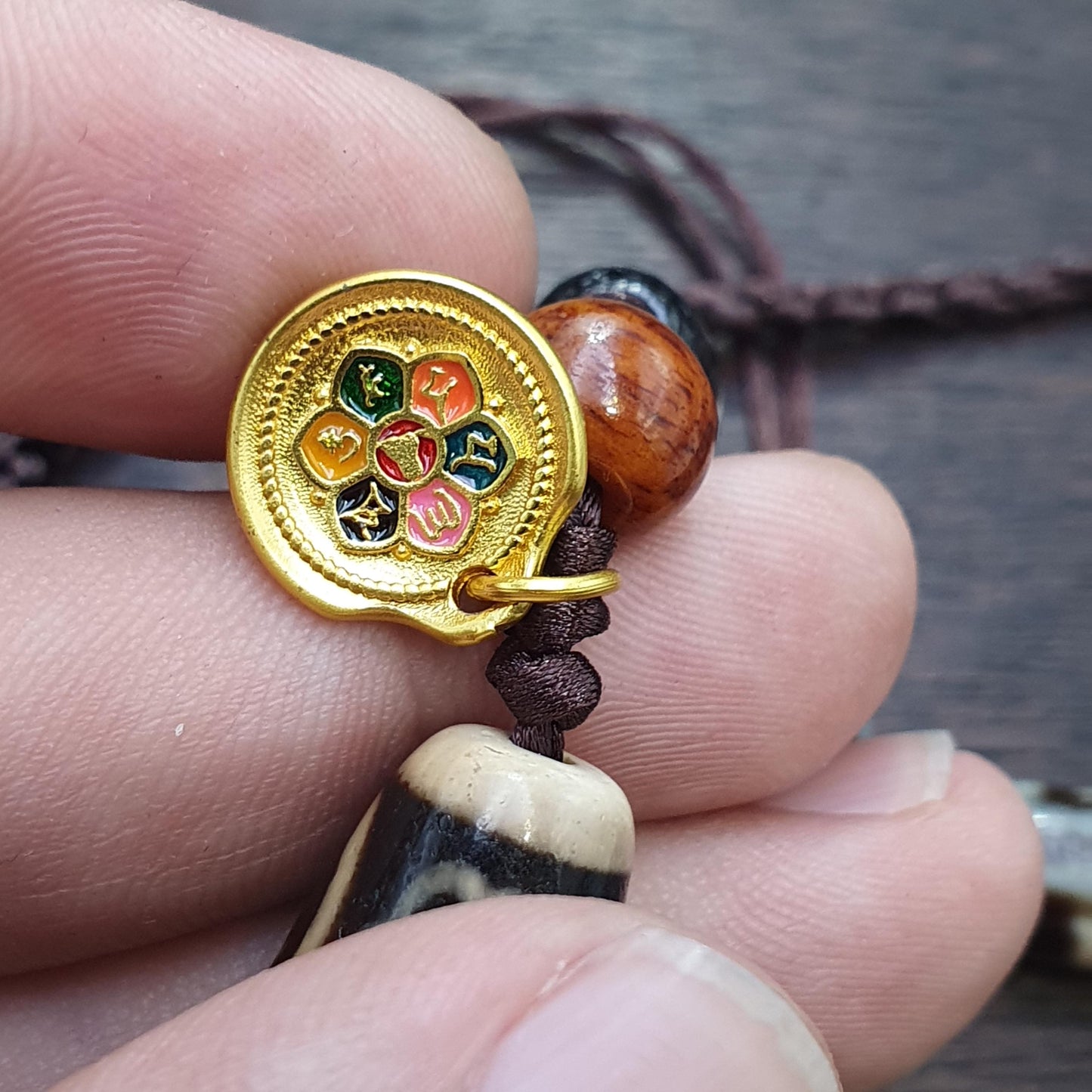Tibetan Agate Dzi Bead Mala Necklace – Spiritual Protection