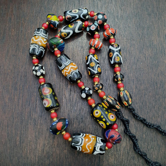 Vintage venetian african style skunk eyes and chevron beads beaded necklace #4