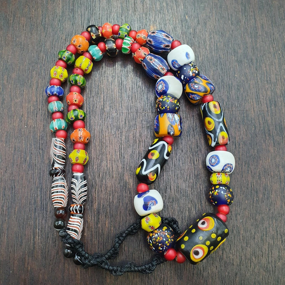 Vintage venetian style skunk eyes and chevron beads beaded necklace