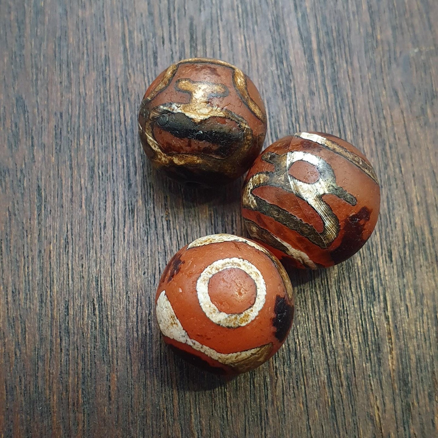 Lot 3 himalayan tibetan central asian etched agate beads decorated bead 19mm