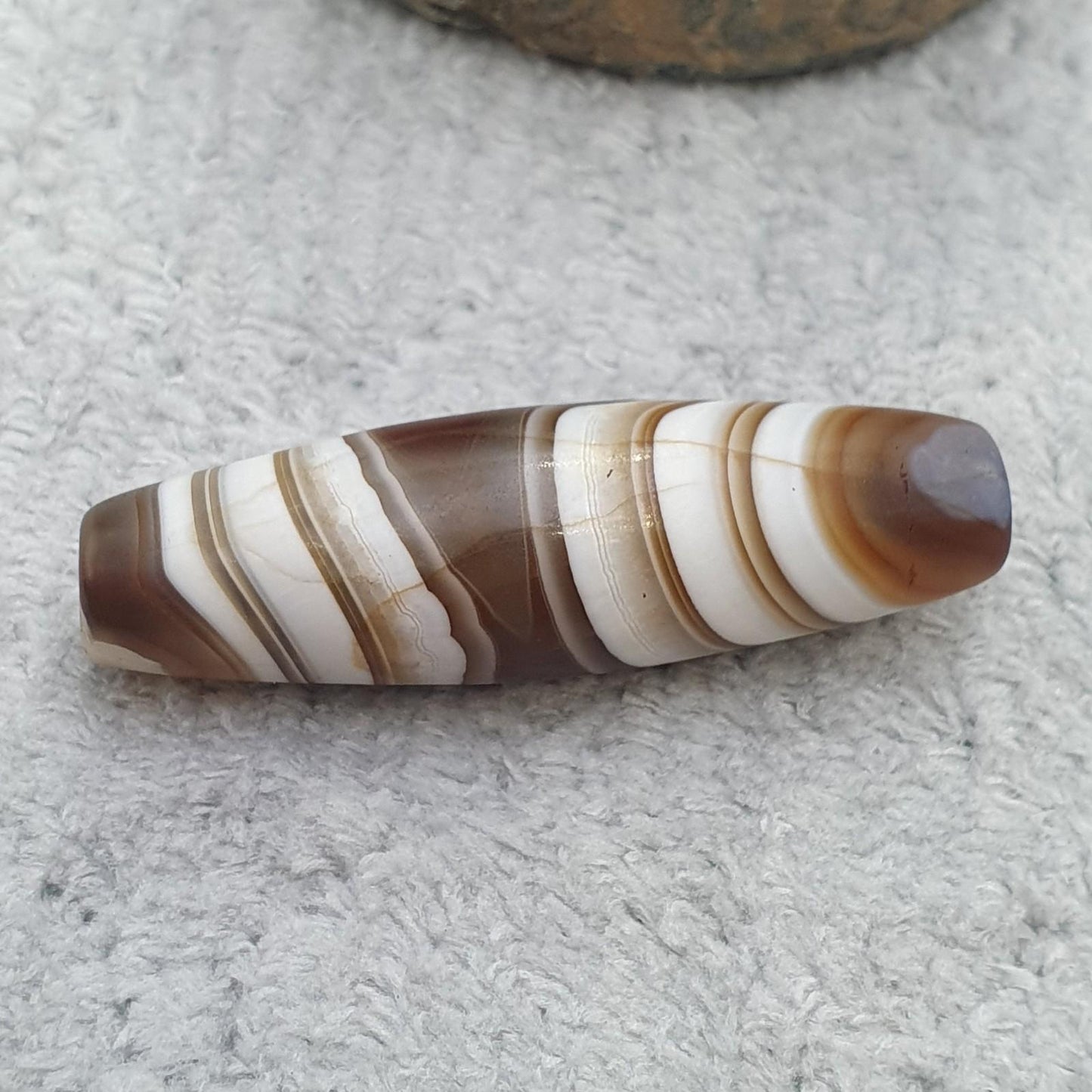 Unique himalayan tibetan agate bead suleimany eye & lines pattern agate amulet